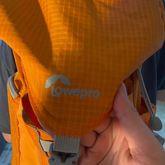 Great Travel/Hiking Bag for the Casual Photographer - Picture 2 of 13